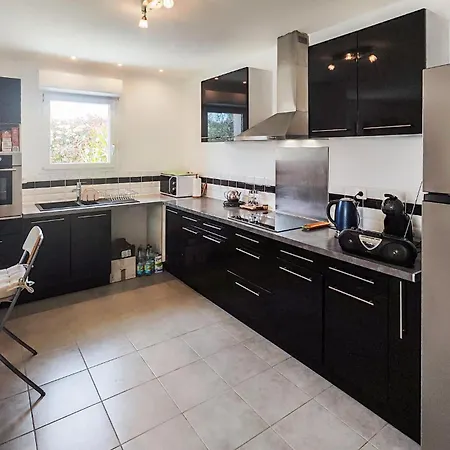 بيت للعطل 2 Bedroom Cozy In