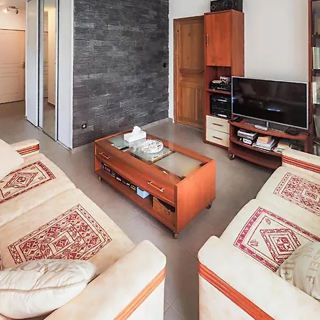 Hébergement de vacances 2 Bedroom Cozy In