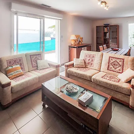 2 Bedroom Cozy In
