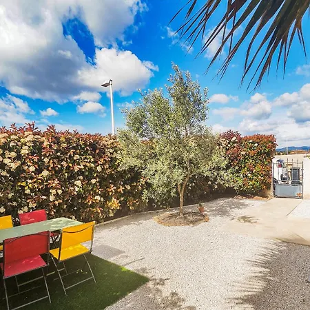 Сasa de vacaciones 2 Bedroom Cozy In *