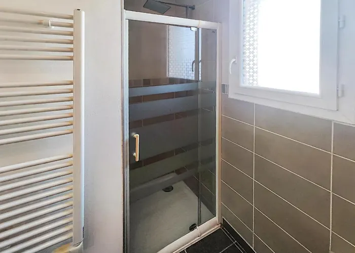 Hébergement de vacances 2 Bedroom In Cessenon-sur-Orb